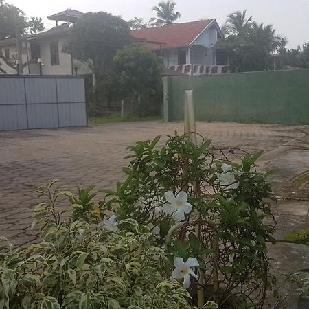 Ronny Cottage Negombo Exterior foto